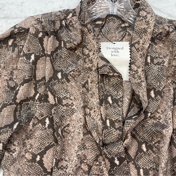 NWT!  Sold as Set of 2!  Reversible Poncho and Blouse! - Picture 11 of 16